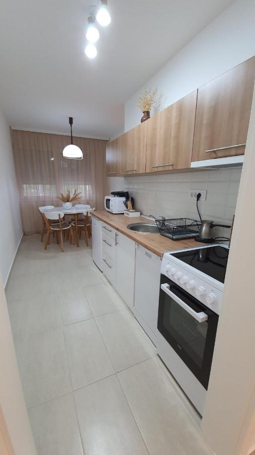 Apartman 8 Vrdnik Exterior photo